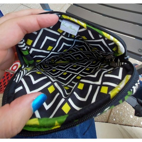 vera bradley crossbody hipster purse Green black retired pattern. - Picture 8 of 9